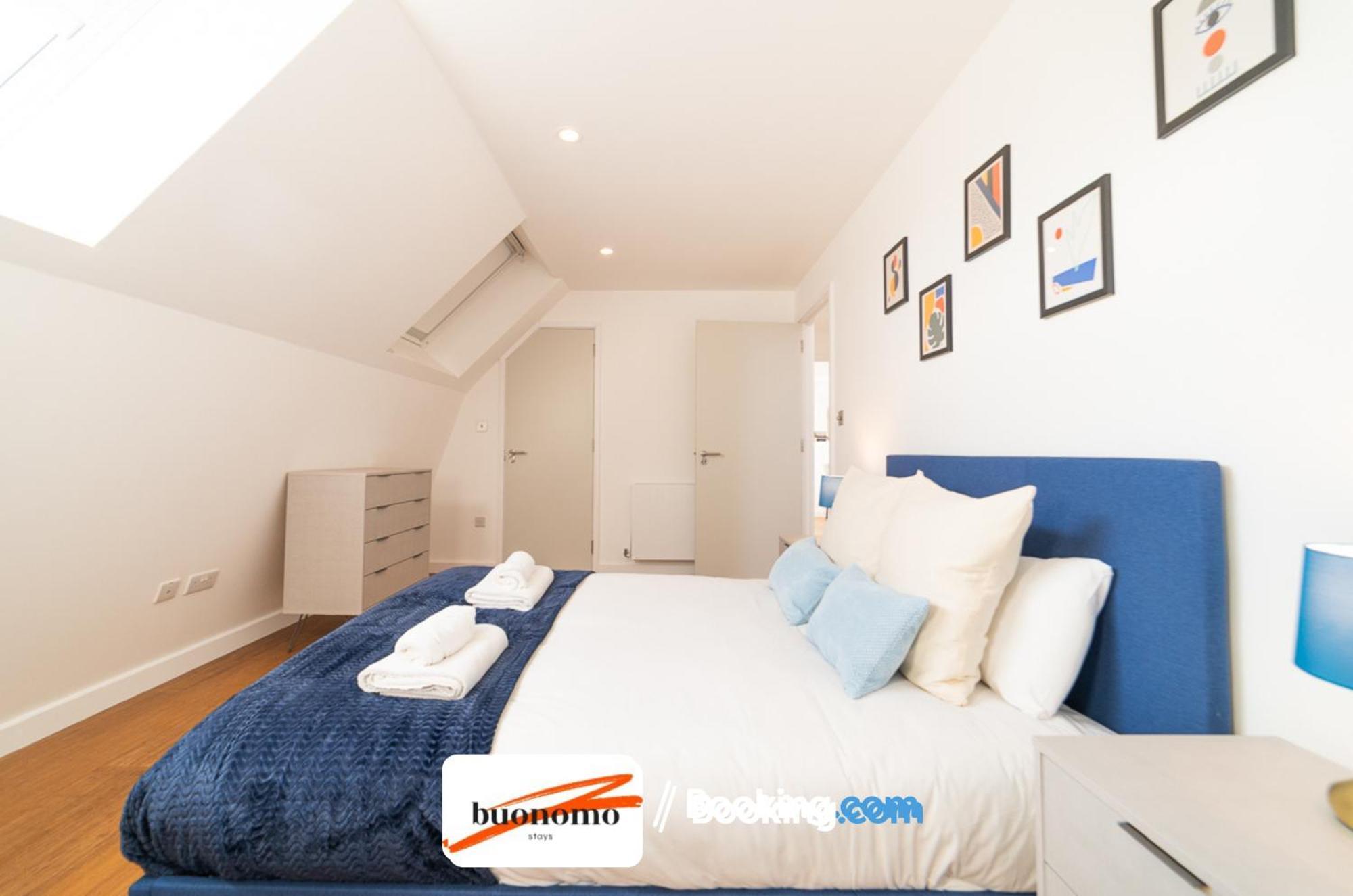 Two Bedroom Apartment At Buonomo Stays Short Lets & Serviced Accommodation Londra Esterno foto