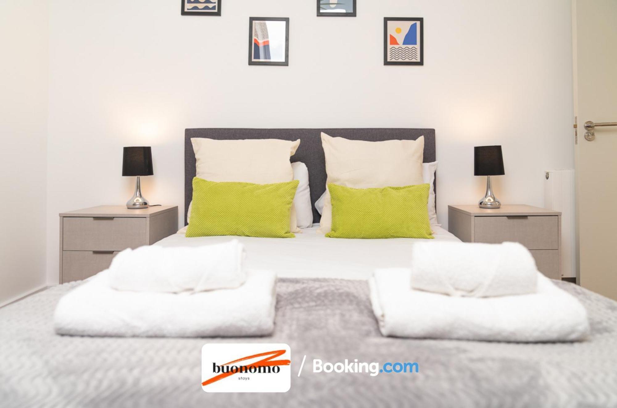 Two Bedroom Apartment At Buonomo Stays Short Lets & Serviced Accommodation Londra Esterno foto