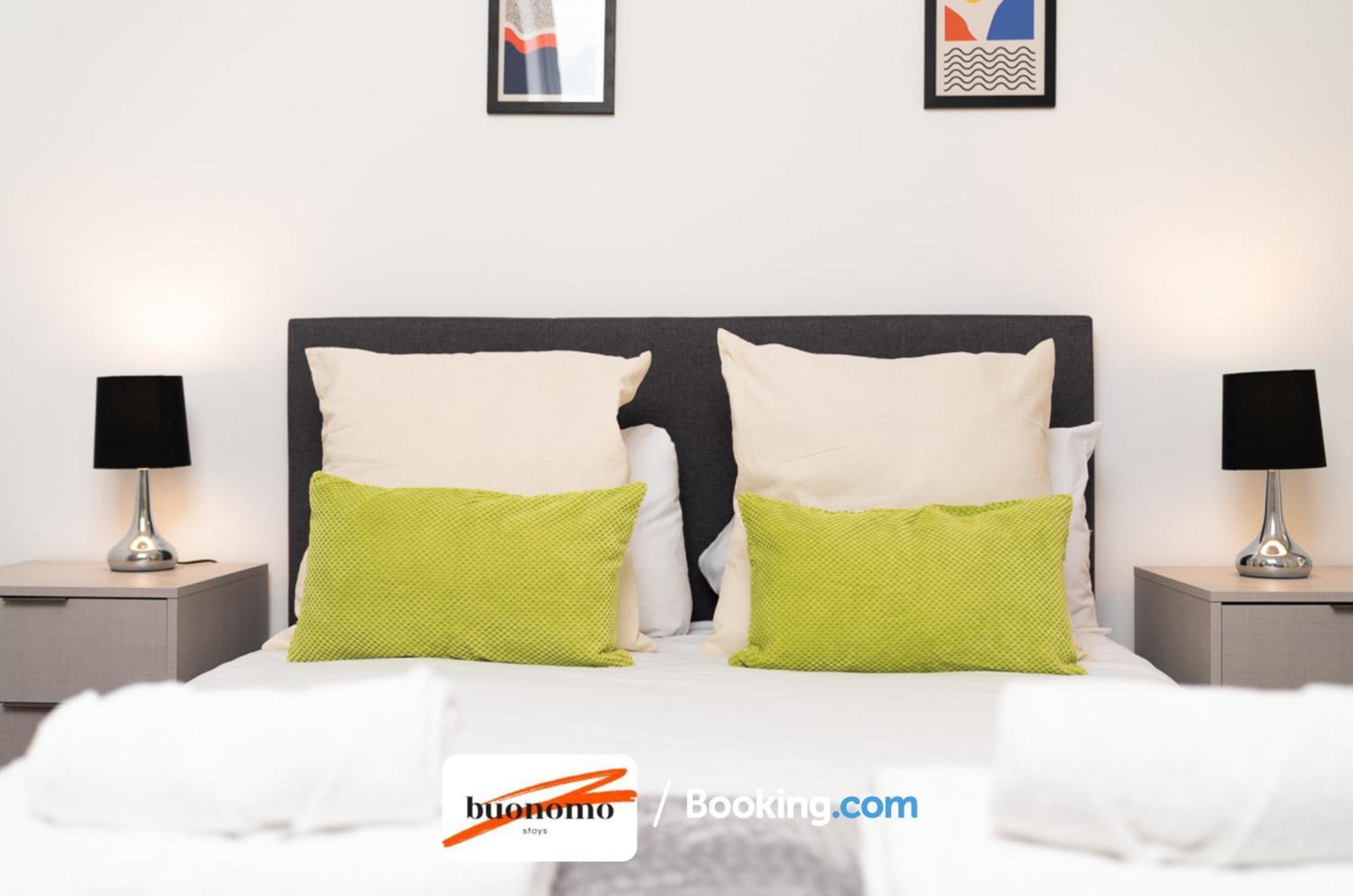 Two Bedroom Apartment At Buonomo Stays Short Lets & Serviced Accommodation Londra Esterno foto